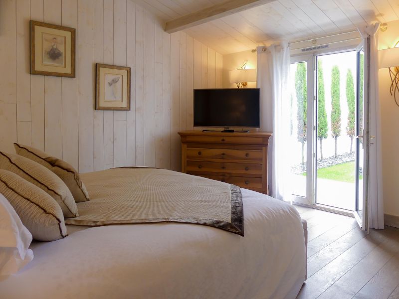 Photo 16 : CHAMBRE d'une maison située à Loix, île de Ré.