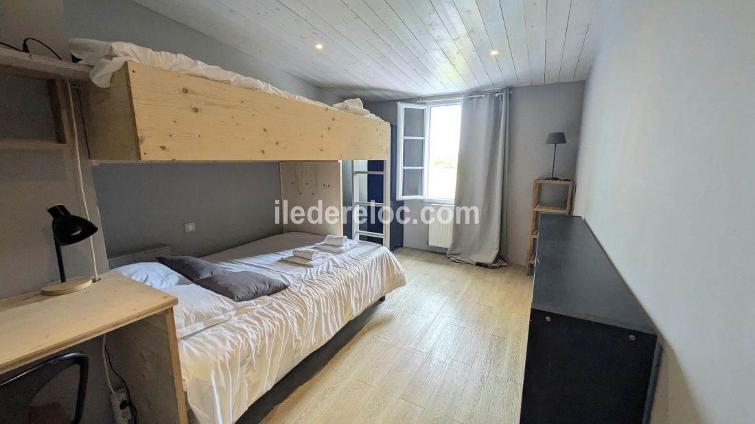 Photo 24 : CHAMBRE d'une maison situ&eacute;e &agrave; La Couarde-sur-mer, &icirc;le de R&eacute;.
