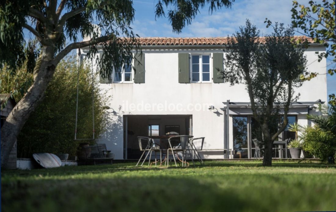 Photo 5 : JARDIN d'une maison située à La Couarde-sur-mer, île de Ré.