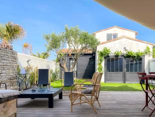 Ile de Ré:Capucine, jolie maison spacieuse au centre du village de loix