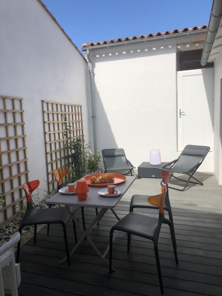 Photo 2 : PATIO d'une maison située à Le Bois-Plage-en-Ré, île de Ré.