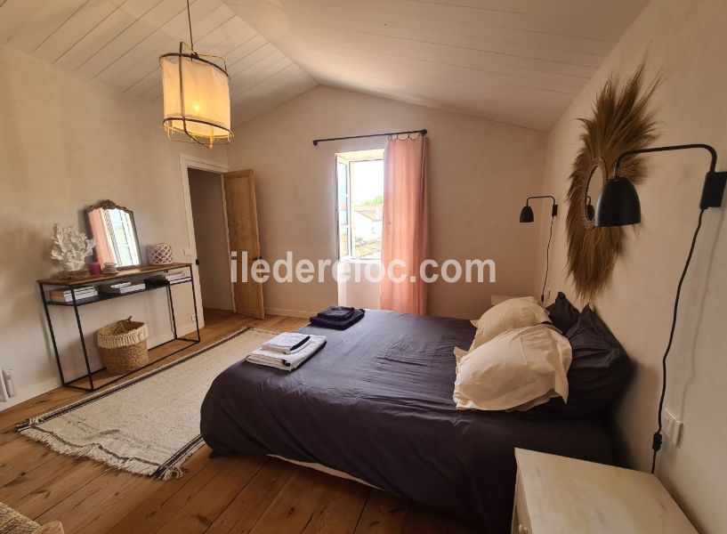 Photo 23 : CHAMBRE d'une maison située à La Couarde-sur-mer, île de Ré.