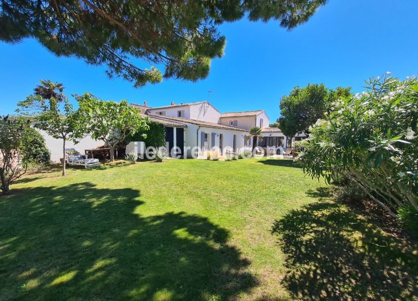 Photo 1 : JARDIN d'une maison située à La Couarde-sur-mer, île de Ré.