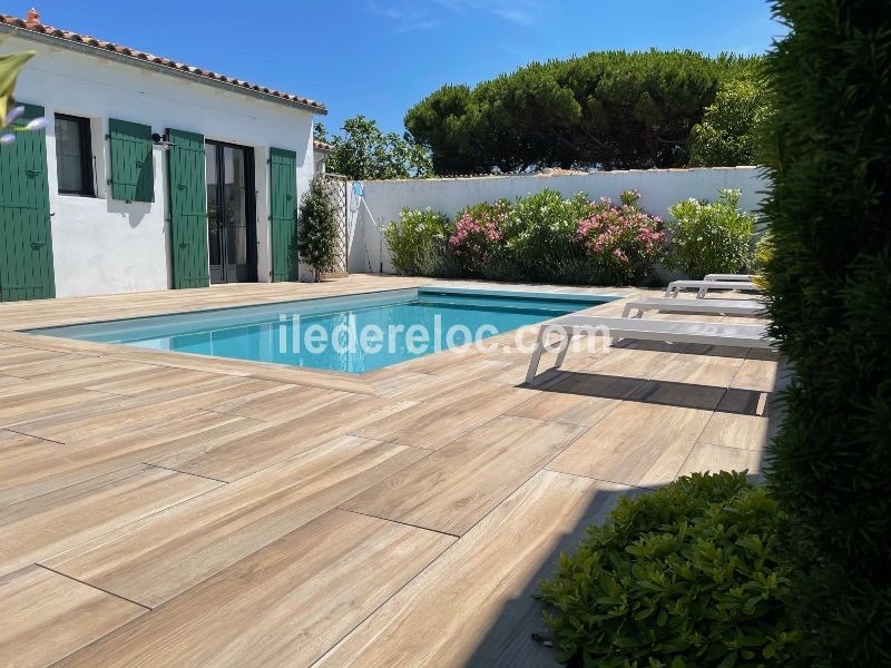 Photo 3 : TERRASSE d'une maison située à Loix, île de Ré.