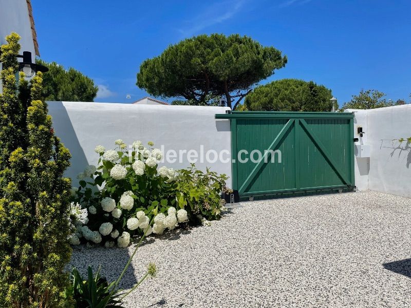 Photo 4 : EXTERIEUR d'une maison située à Loix, île de Ré.