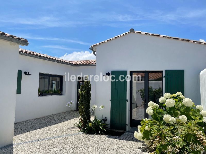 Photo 5 : EXTERIEUR d'une maison située à Loix, île de Ré.