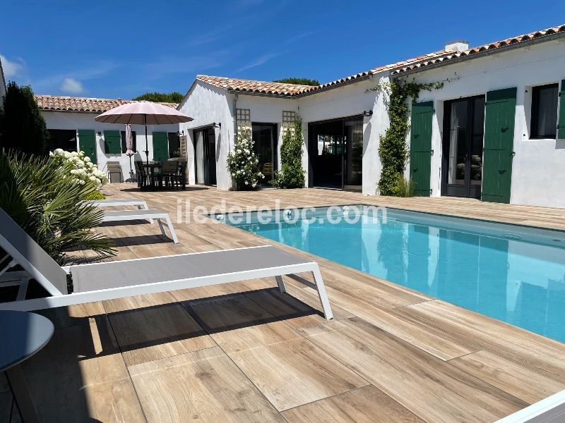 ile de ré Grande maison contemporaine , piscine chauffe, calme dans village atypique