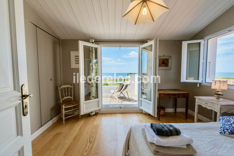 Photo 21 : CHAMBRE d'une maison située à Sainte-Marie-de-Ré, île de Ré.