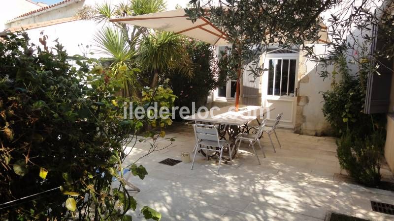 Photo 1 : TERRASSE d'une maison située à Le Bois-Plage-en-Ré, île de Ré.