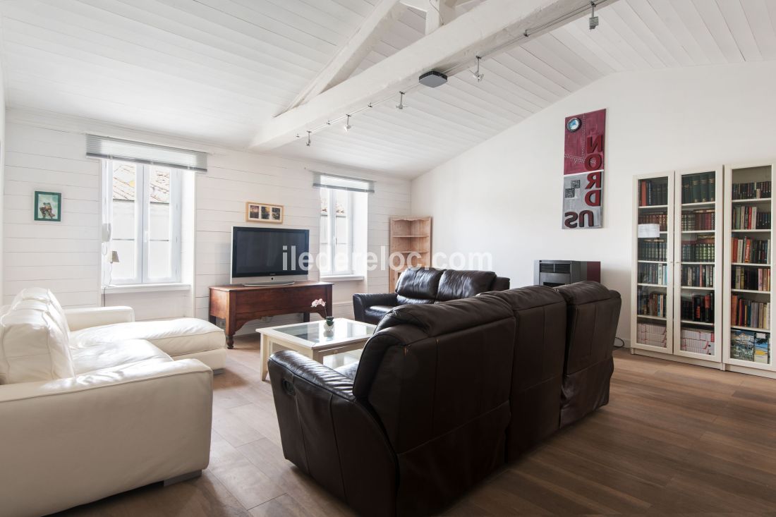 Photo 6 : SEJOUR d'une maison situ&eacute;e &agrave; La Flotte-en-R&eacute;, &icirc;le de R&eacute;.