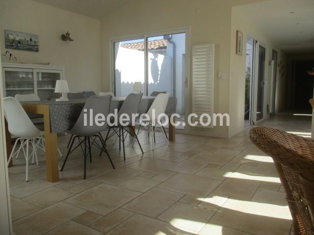 Photo 3 : SEJOUR d'une maison située à La Couarde-sur-mer, île de Ré.