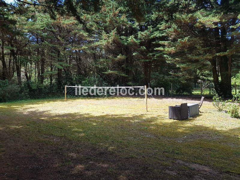 Photo 10 : JARDIN d'une maison située à Le Bois-Plage-en-Ré, île de Ré.