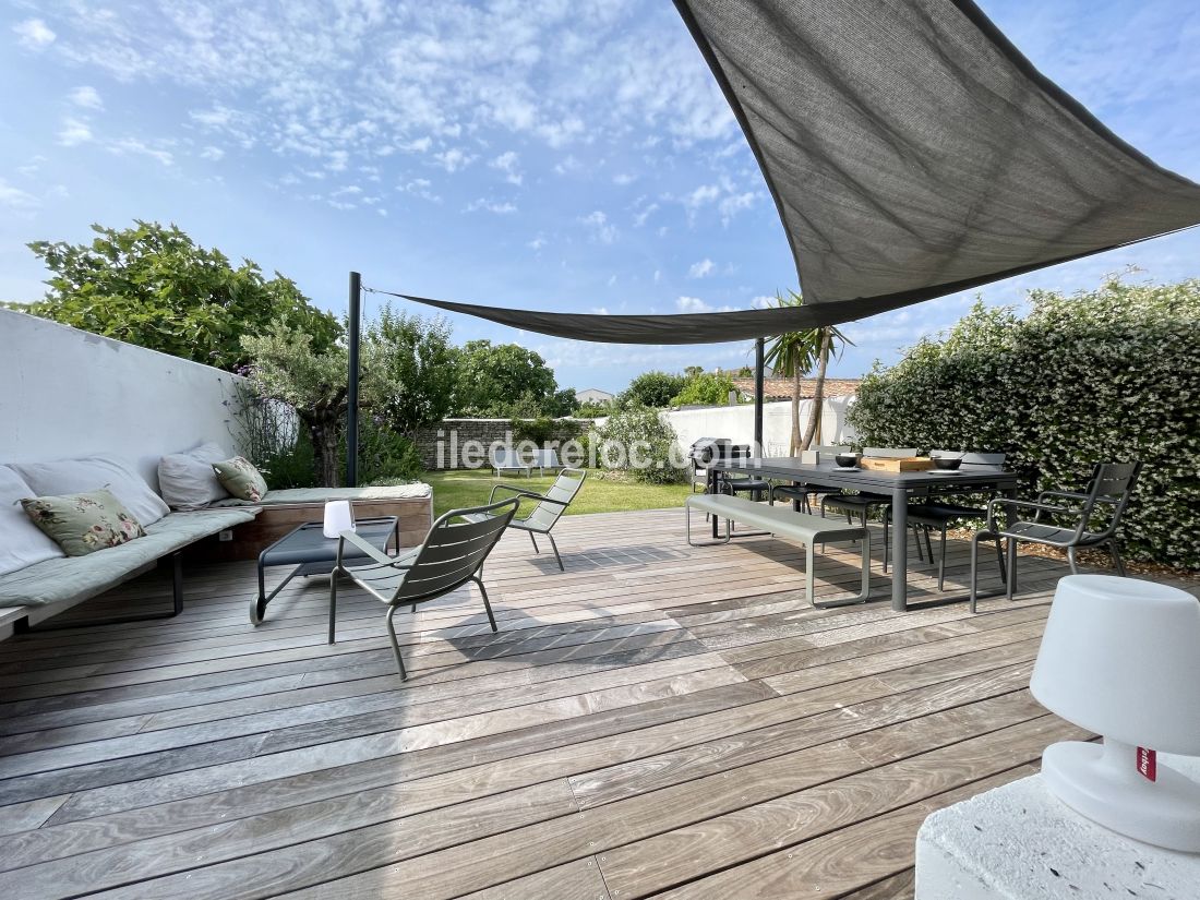 Photo 3 : TERRASSE d'une maison située à Les Portes-en-Ré, île de Ré.