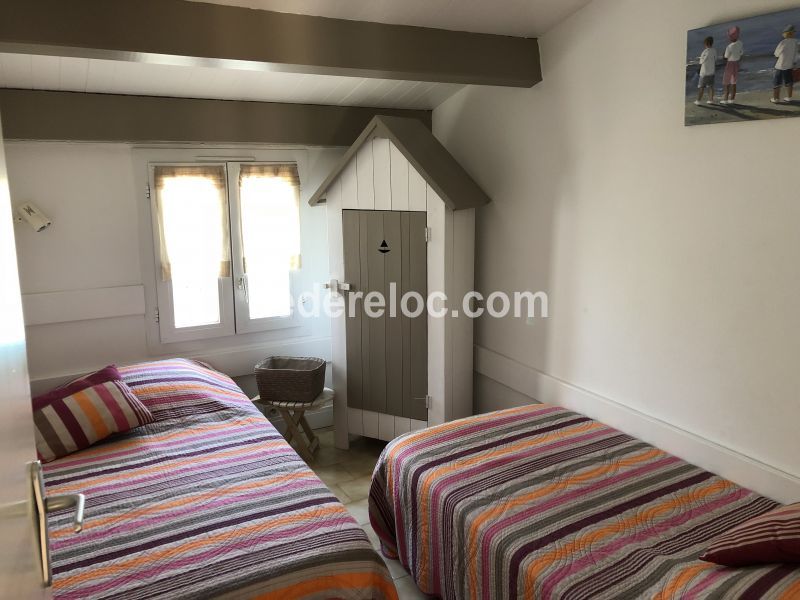 Photo 12 : CHAMBRE d'une maison située à La Couarde-sur-mer, île de Ré.