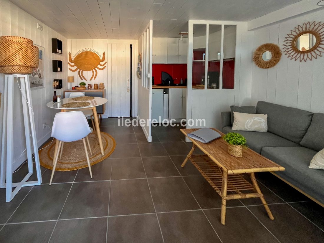 Photo 4 : SEJOUR d'une maison situ&eacute;e &agrave; Le Bois-Plage-en-R&eacute;, &icirc;le de R&eacute;.