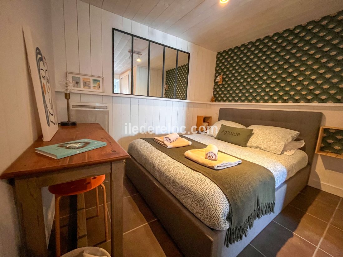 Photo 6 : CHAMBRE d'une maison située à Le Bois-Plage-en-Ré, île de Ré.