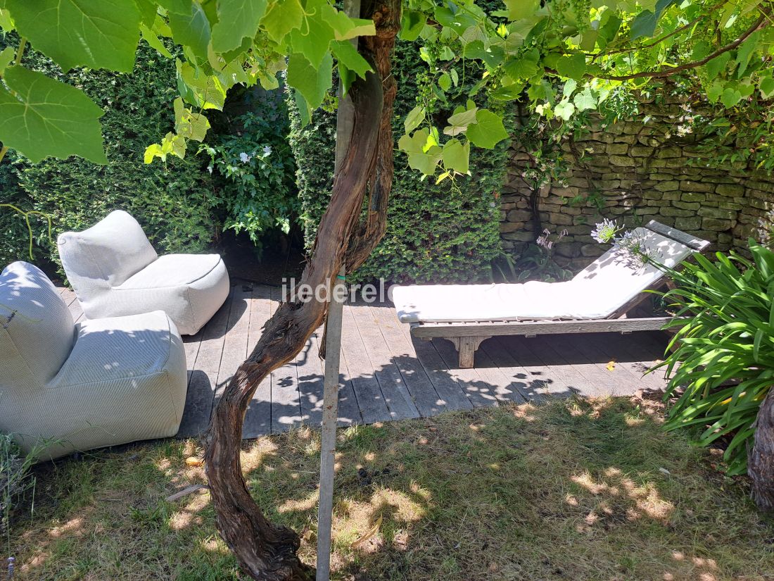 Photo 20 : JARDIN d'une maison située à Les Portes-en-Ré, île de Ré.
