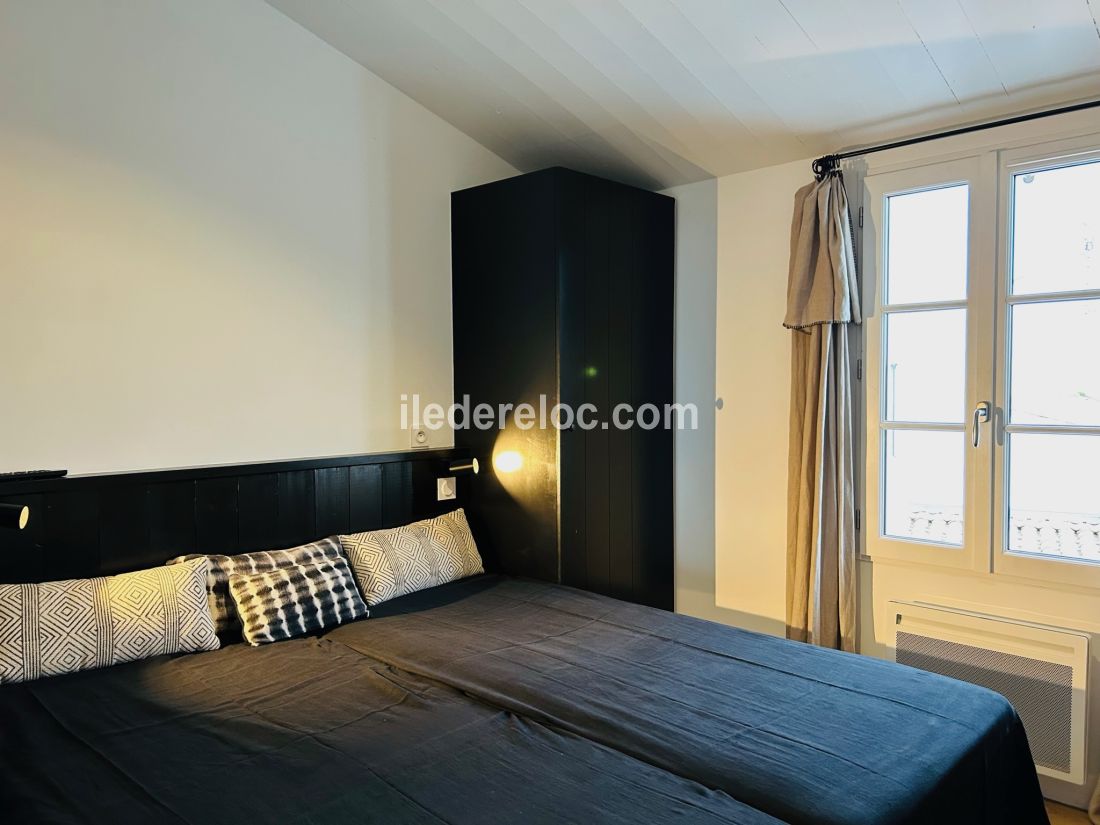 Photo 22 : CHAMBRE d'une maison situ&eacute;e &agrave; Le Bois-Plage-en-R&eacute;, &icirc;le de R&eacute;.