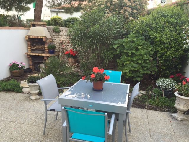 Photo 1 : TERRASSE d'une maison située à Saint-Martin-de-Ré, île de Ré.