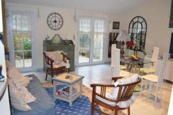 Ile de R&eacute;:Maisonnette de charme dans résidence à deux pas du port, garage privé