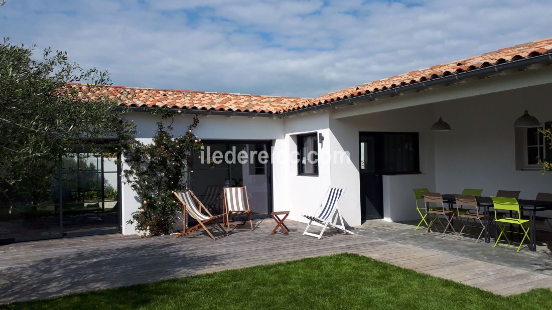 Photo 1 : EXTERIEUR d'une maison située à Loix, île de Ré.