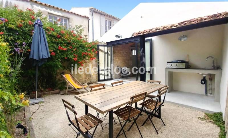 Photo 2 : JARDIN d'une maison située à Ars en Ré, île de Ré.