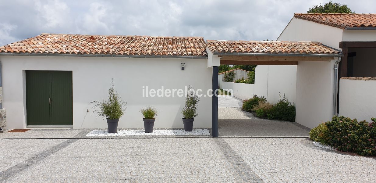 Photo 28 : EXTERIEUR d'une maison située à La Flotte-en-Ré, île de Ré.