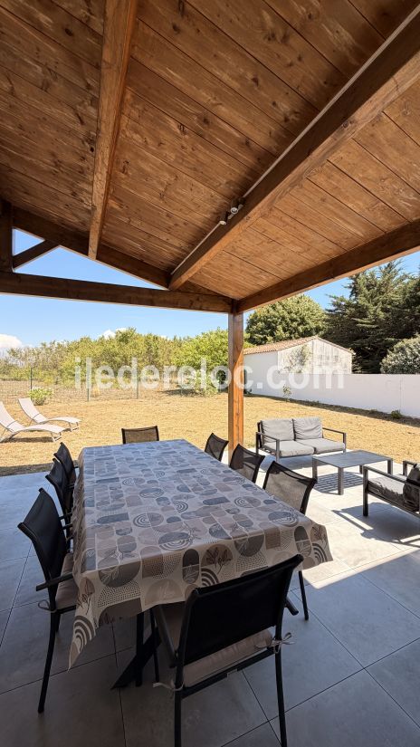 Photo 44 : TERRASSE d'une maison situ&eacute;e &agrave; La Flotte-en-R&eacute;, &icirc;le de R&eacute;.