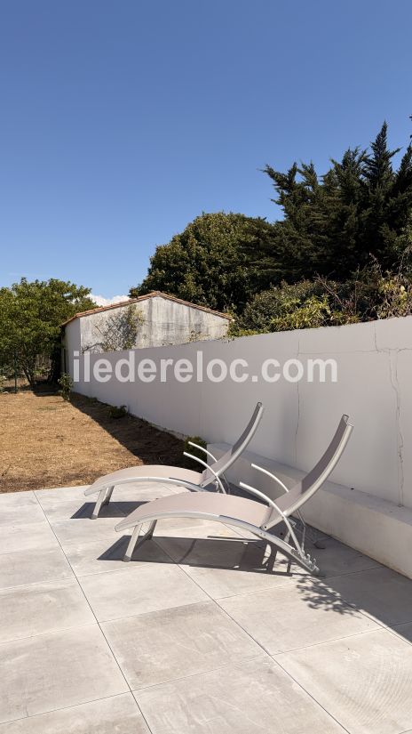Photo 38 : TERRASSE d'une maison situ&eacute;e &agrave; La Flotte-en-R&eacute;, &icirc;le de R&eacute;.
