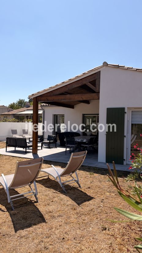 Photo 42 : EXTERIEUR d'une maison situ&eacute;e &agrave; La Flotte-en-R&eacute;, &icirc;le de R&eacute;.