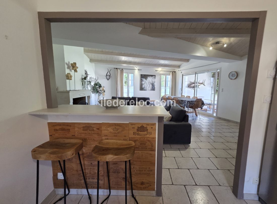 Photo 14 : CUISINE d'une maison situ&eacute;e &agrave; La Couarde-sur-mer, &icirc;le de R&eacute;.