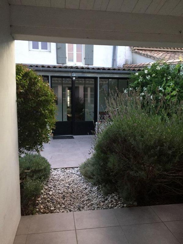 Photo 6 : PATIO d'une maison située à Le Bois-Plage-en-Ré, île de Ré.