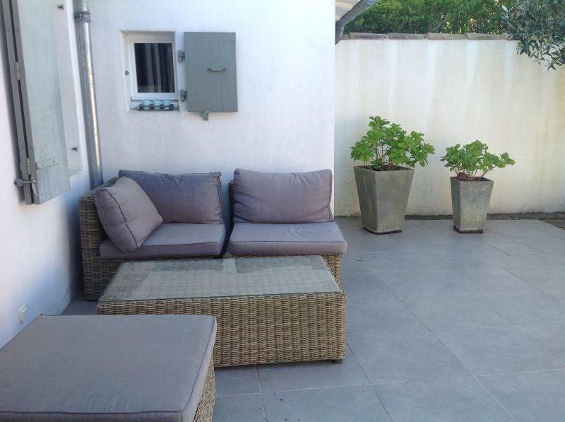 Photo 7 : TERRASSE d'une maison située à Le Bois-Plage-en-Ré, île de Ré.