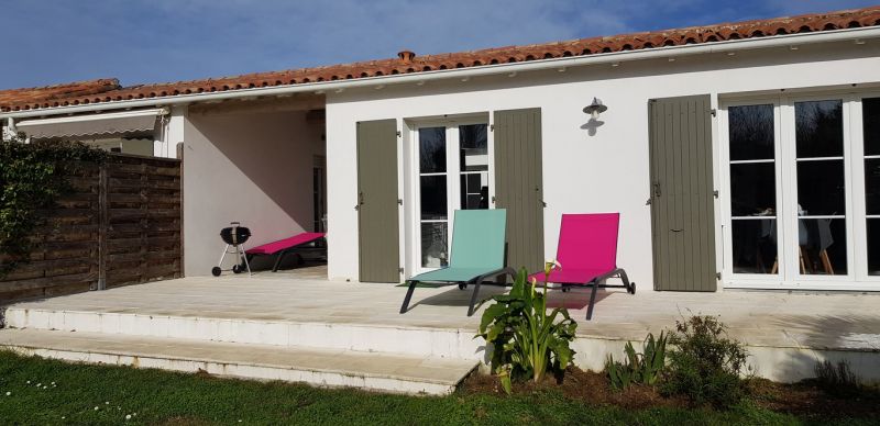 Photo 6 : TERRASSE d'une maison située à Le Bois-Plage, île de Ré.