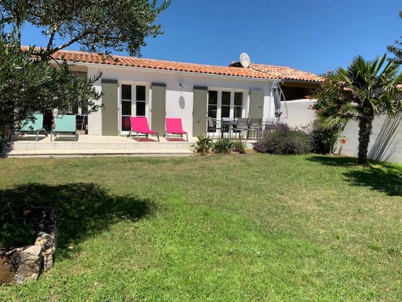 Photo 2 : EXTERIEUR d'une maison située à Le Bois-Plage-en-Ré, île de Ré.