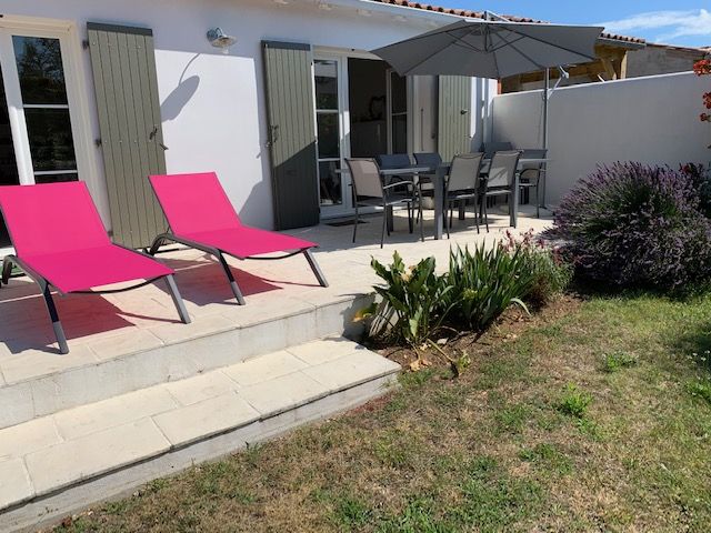 Photo 4 : TERRASSE d'une maison située à Le Bois-Plage-en-Ré, île de Ré.