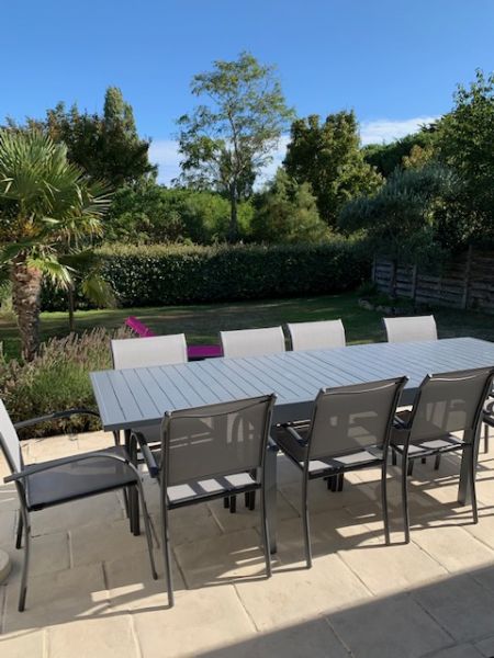 Photo 7 : TERRASSE d'une maison située à Le Bois-Plage-en-Ré, île de Ré.