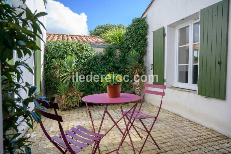 Photo 1 : PATIO d'une maison située à Le Bois-Plage-en-Ré, île de Ré.