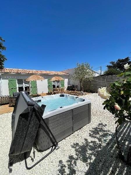 Photo 1 : EXTERIEUR d'une maison située à La Couarde-sur-mer, île de Ré.