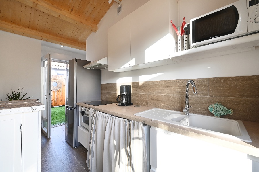 Photo 8 : CUISINE d'une maison située à La Couarde-sur-mer, île de Ré.