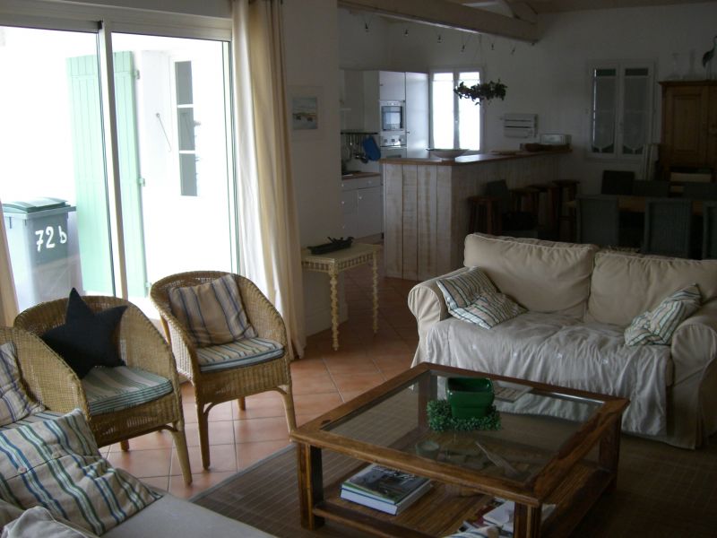 Photo 6 : SEJOUR d'une maison située à Le Bois-Plage-en-Ré, île de Ré.