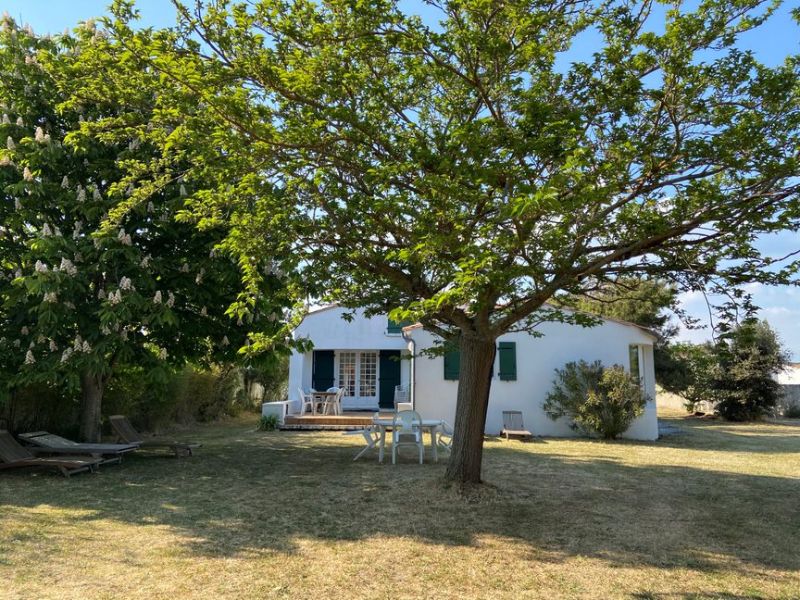 Photo 1 : EXTERIEUR d'une maison située à La Couarde-sur-mer, île de Ré.