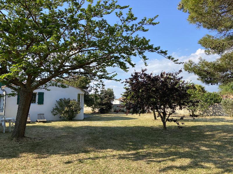 Photo 2 : EXTERIEUR d'une maison située à La Couarde-sur-mer, île de Ré.