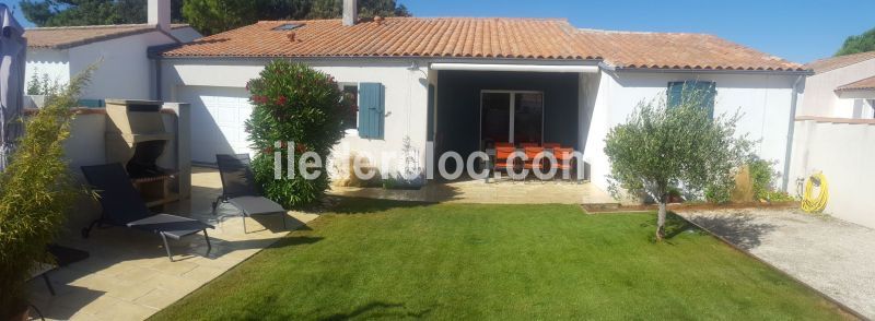 Photo 2 : EXTERIEUR d'une maison située à La Couarde-sur-mer, île de Ré.