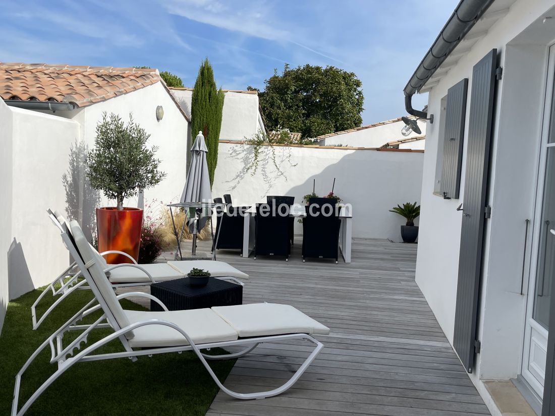 Photo 1 : PATIO d'une maison située à Loix, île de Ré.