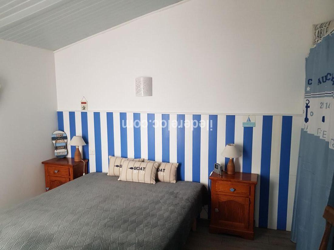 Photo 6 : CHAMBRE d'une maison située à Saint-Clément-des-Baleines, île de Ré.