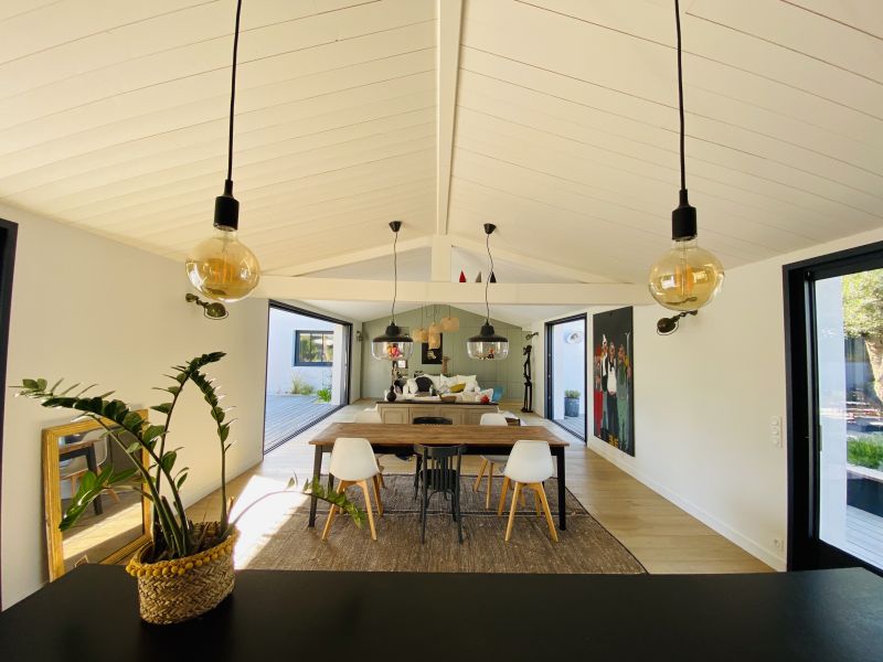 Photo 14 : SEJOUR d'une maison située à Le Bois-Plage-en-Ré, île de Ré.