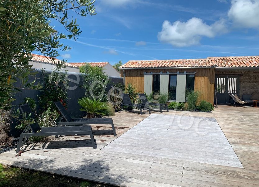 Photo 3 : TERRASSE d'une maison située à Le Bois-Plage-en-Ré, île de Ré.