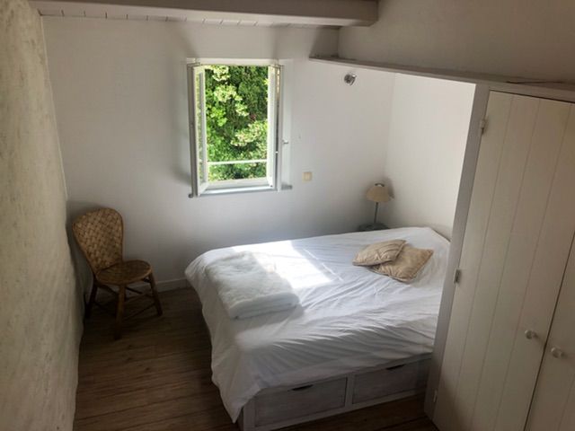 Photo 5 : CHAMBRE d'une maison située à Les Portes-en-Ré, île de Ré.