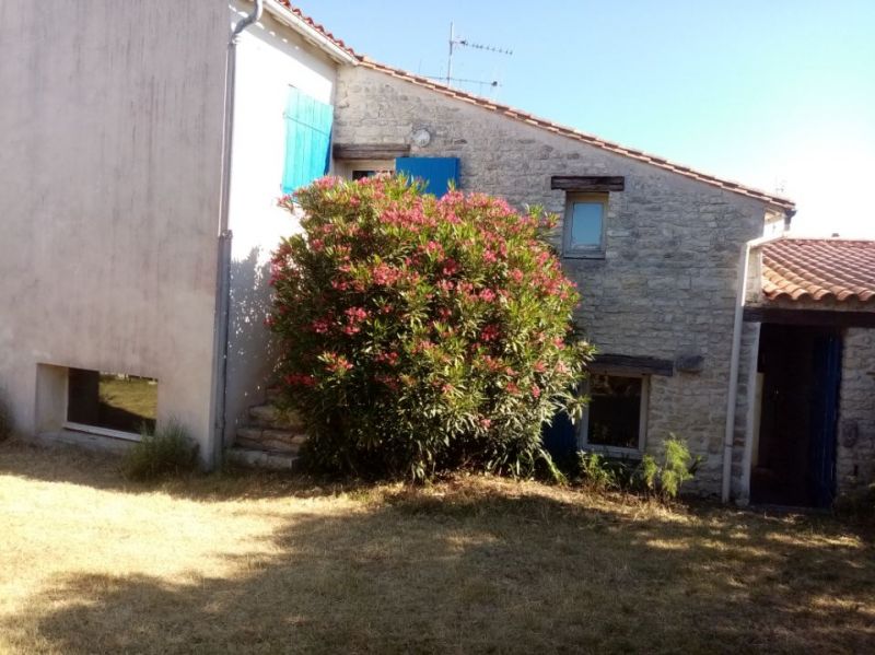 Photo 2 : EXTERIEUR d'une maison située à Le Bois-Plage-en-Ré, île de Ré.